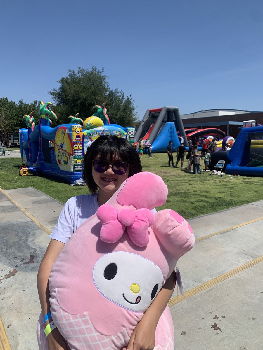 It’s Music at the Pointe.  Join us with games until 5 PM. Come and celebrate music and a beautiful day at the Pointe. Thank you Stan Luo for being our DJ of the day and many of our community members for their contributions and of course our spectacular volunteers! #spmstogether