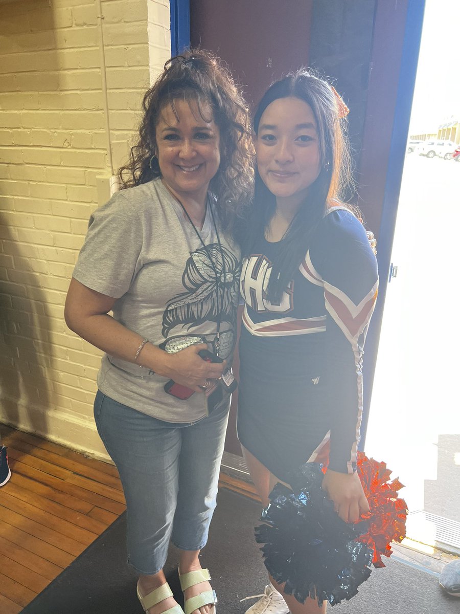 Eimy Gallegos (@eimysgallegos) on Twitter photo It felt so amazing to get to see one of the best teachers I’ve ever had, and one who has inspired me so much to do great things, my 6th grade teacher Ms.Hernandez aka ms.levy!♥️@Ascarate_Eagles <a href="/RHSClassof2022_/">RHS Class of 2022</a> <a href="/MaribelMguillen/">Maribel Guillen</a> It felt so amazing to get to see one of the best teachers I’ve ever had, and one who has inspired me so much to do great things, my 6th grade teacher Ms.Hernandez aka ms.levy!♥️@Ascarate_Eagles <a href="/RHSClassof2022_/">RHS Class of 2022</a> <a href="/MaribelMguillen/">Maribel Guillen</a>