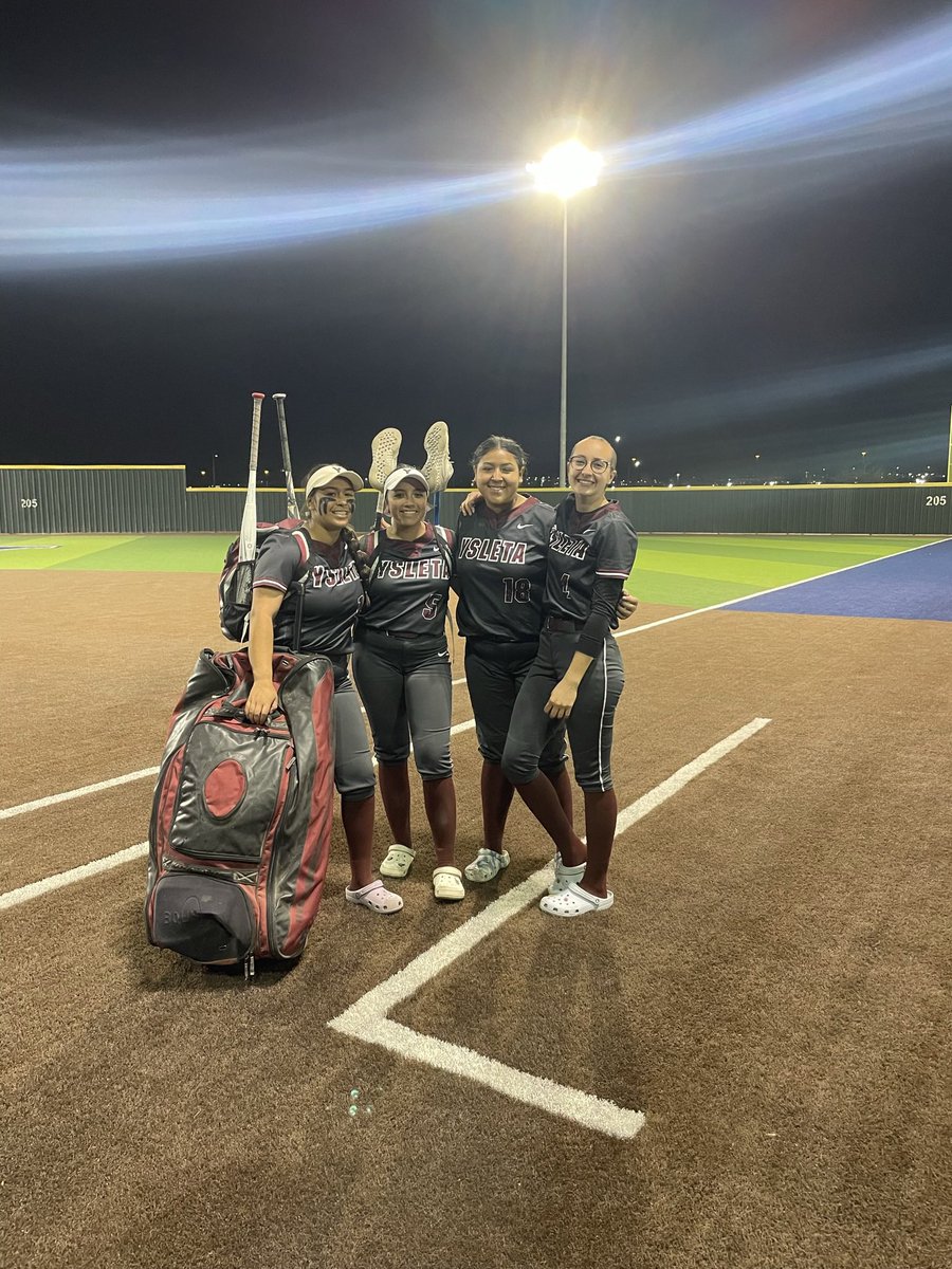 To our Seniors, you definitely left a footprint in our Family! Once Indian…Always Indian! <a href="/MelendezAleena/">Aleena Melendez</a> <a href="/ElviaJanae/">Elvia J. Yepez</a> <a href="/MariahSAvila1/">mariah avila</a> <a href="/YsletaHS/">Ysleta HS</a> <a href="/YsletaSports/">Ysleta HS Athletics</a> <a href="/EPFastpitch915/">ElPasoFastpitchSoftballCommunity</a>