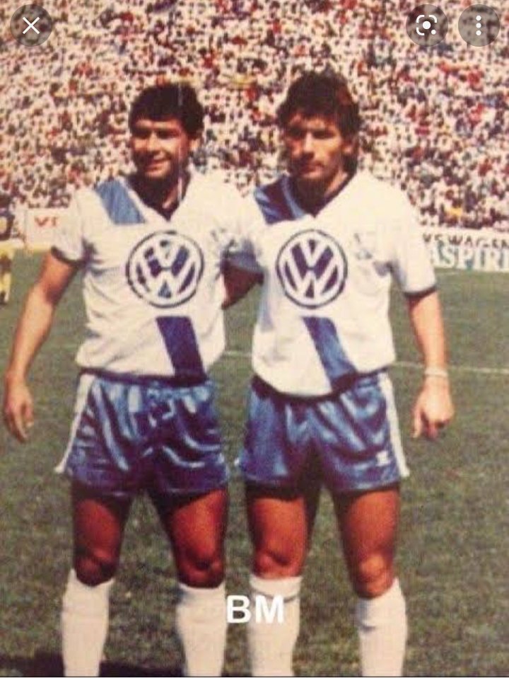 GarciaP2003's tweet photo. @RodriguezOmar83 @ClubPueblaMX Búfalo Poblete y Mortero Aravena sin dudarlo y el partido que recuerdo el 4-4 contra Pumas en la semifinal https://t.co/gyfT99zMPR