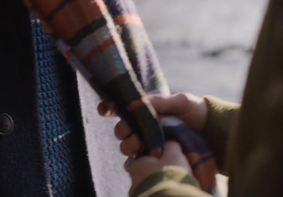 yr_purplehoodie's tweet image. Simon x Wilhelm, hands [1/3]