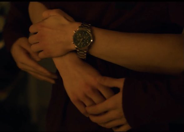 yr_purplehoodie's tweet image. Simon x Wilhelm, hands [1/3]