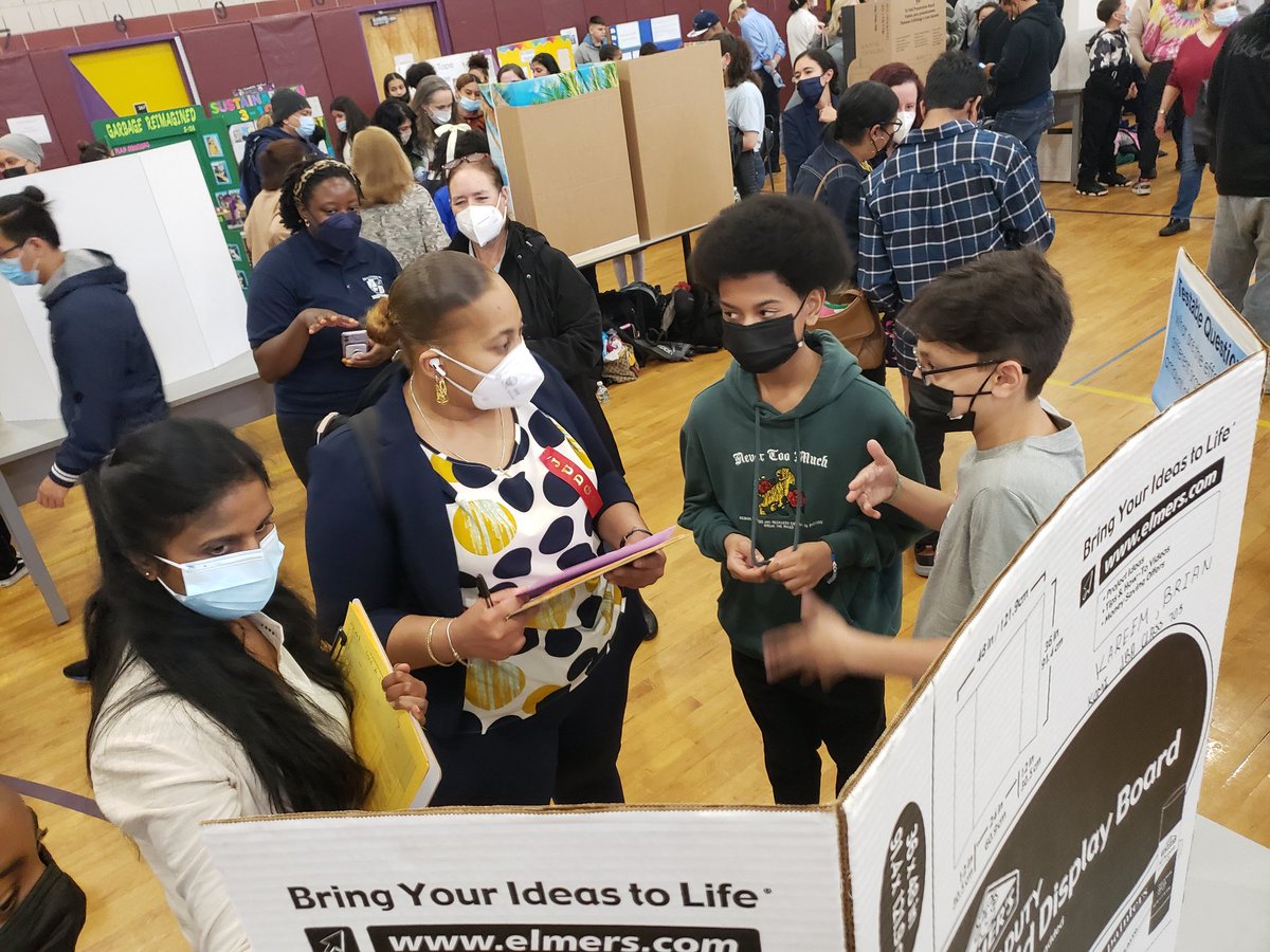 jbax228's tweet photo. Proud of our JBA Jaguars who won 1st place at today's @CSD10Bronx Science Fair! What a beautiful day filled of talent! Look forward to the Borough District Fair! #jbajaguars #BronxBrilliance https://t.co/m69O6ubA5h