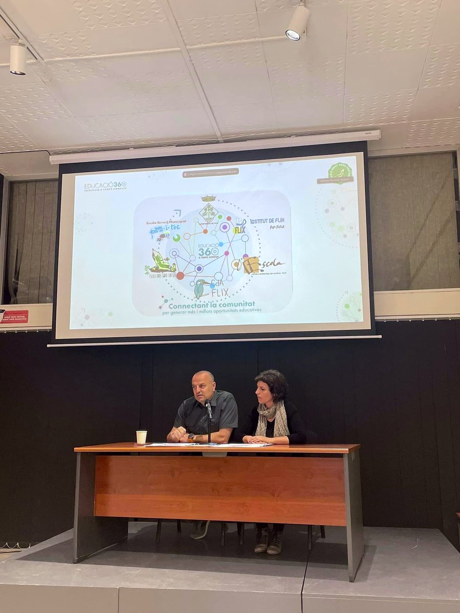 JMAlbiac's tweet photo. Un plaer participar amb la companya @Raquelssanse en la Jornada #Primavera360 presentant el nostre projecte #FemEscola #TotxsSumem @EscolaFlix per incrementar les oportunitats d’aprenentatge.
Moltes gràcies @educacio360 per escollir-nos com a seu amb @AjuntamentFlix #Seguim 😊 https://t.co/qpuC1SryY1