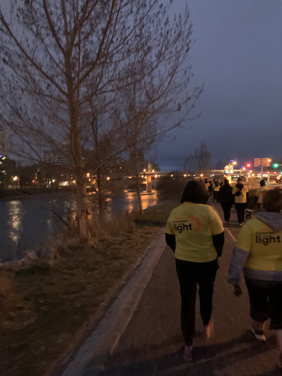 MsBracken1's tweet photo. Early morning rise for #DarknessIntoLight2022 🌅 Each year my family walks into the light to honour our loved ones we have lost and for those who fight against suicide and self-harm. 

A morning full of connection, memories, and hope. 

#MentalHealthAwarenessMonth https://t.co/3OjEukKVup