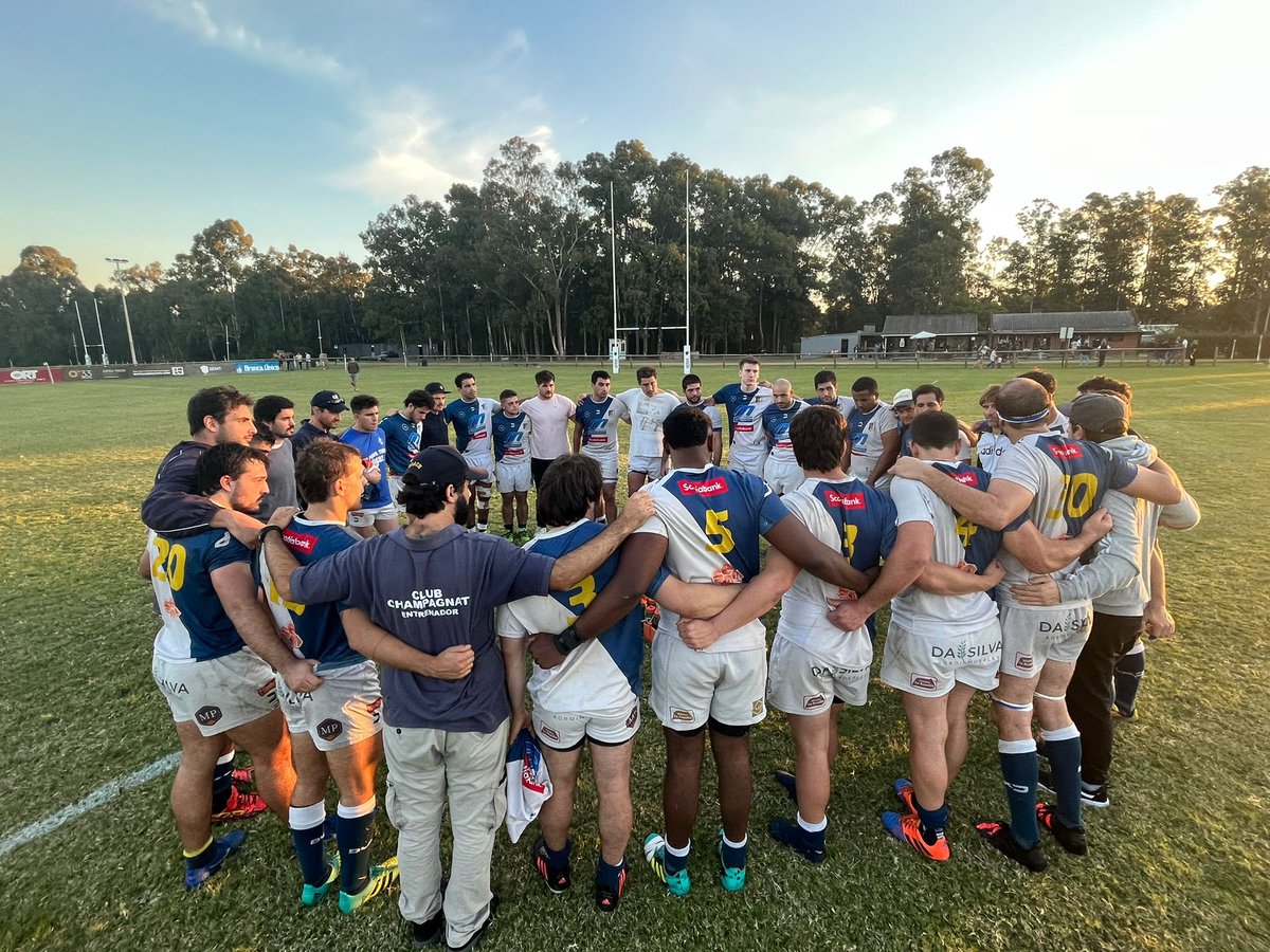 camboue's tweet photo. Regreso a la normalidad. Punta Carretas es azul y blanco en diagonal. Felicitaciones @champagnatclub 🏉 https://t.co/8NxgfrDDHR