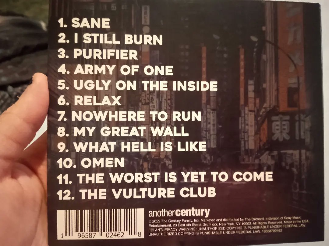 ClaraCarmona15's tweet photo. Done listening to all of these songs great time listening to Boombox album

Especially Sane, I Still Burn, Purifier and Army Of One is my top favorites songs

Thank you @FOZZYROCK 
Thank you @IAmJericho 
For making my Saturday special listening to the new songs  😍 https://t.co/EhCs6CoN6P