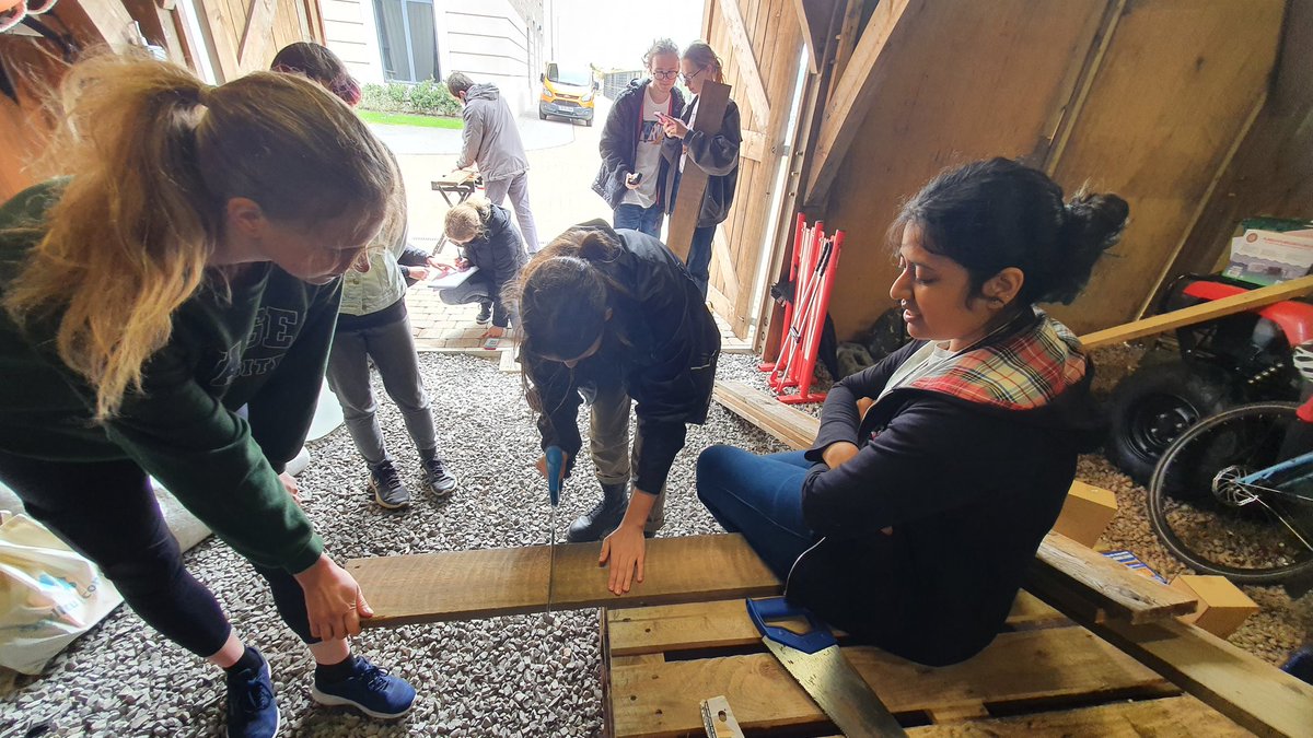 SwanHog's tweet photo. A massive thank you to our environmental officer Ciera for running an amazing Hedgehog house building workshop yesterday 🙌 also a huge thank you to all the volunteers and the sustainability team who braved the cold yesterday to help build the hedgehog house! 🦔🍂 @HogFriendly https://t.co/Ow9OfpOejq