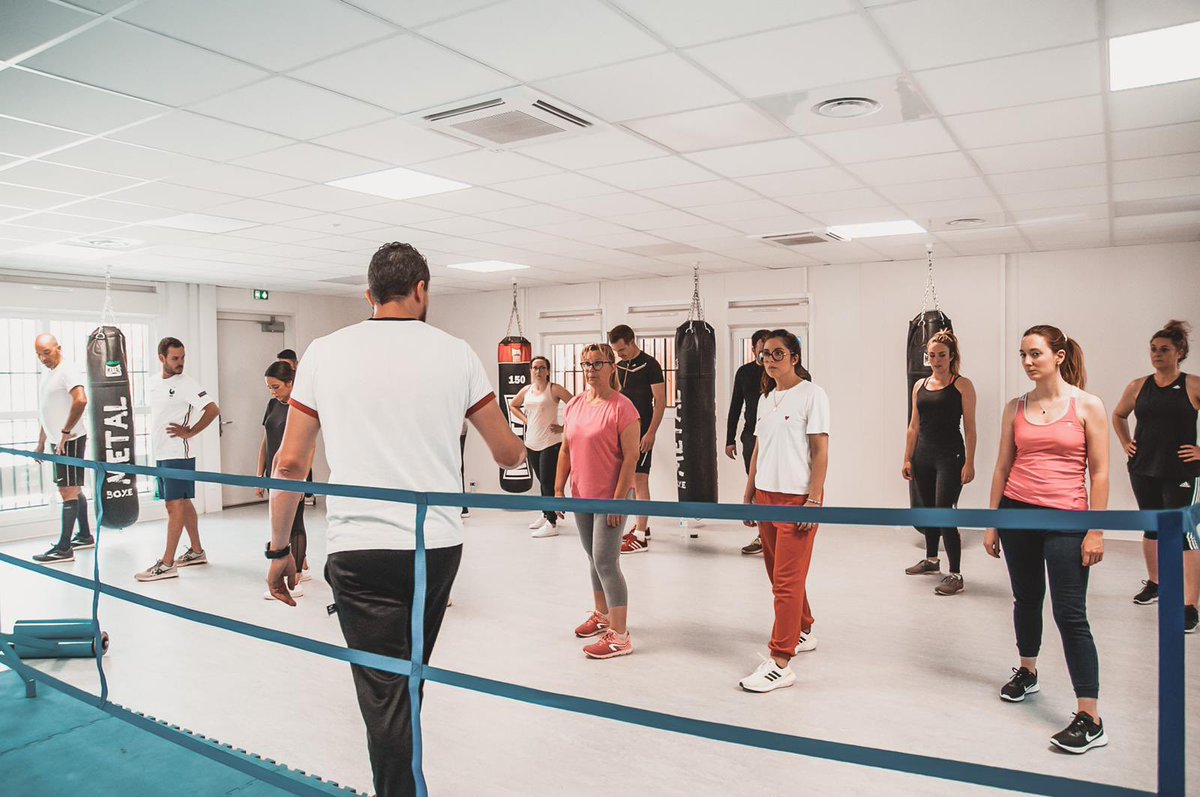 Séance de boxe lors du team building de Nexity organisé par Anje Aquitaine.

L’objectif était de créer une cohésion d’équipe, travailler la confiance en soi aux autres la gestion du stress et la relativisation à l’échec.

<a href="/club_alamele/">Boxing Club Alamele</a>
