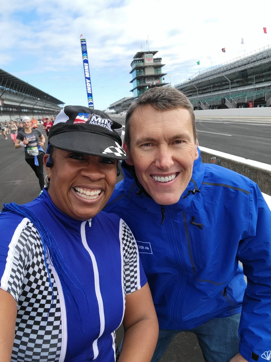 RichNye13's tweet image. I saw @JamickaEdwards at @IMS in the middle of her #IndyMini run this morning.