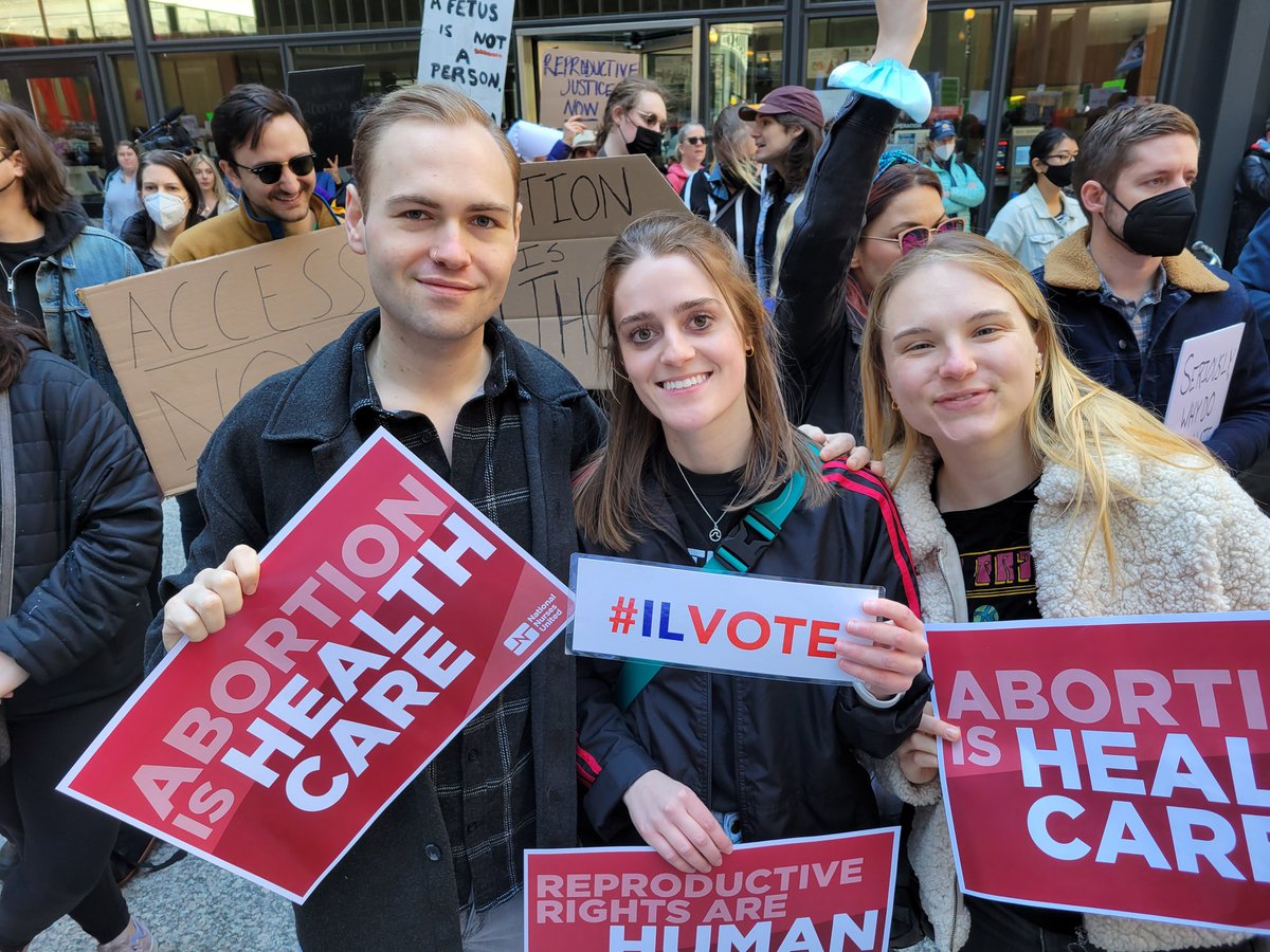 nwvchicago's tweet photo. We registered 16 new voters today at the abortion rights rally in Federal Plaza.
#BansOffOurBodies
#MyBodyMyChoice
#ILVOTE https://t.co/2TBYKOFZff