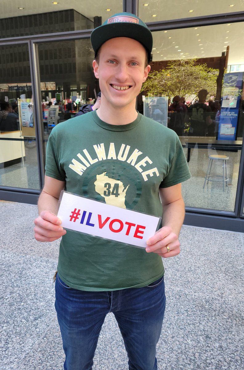nwvchicago's tweet photo. We registered 16 new voters today at the abortion rights rally in Federal Plaza.
#BansOffOurBodies
#MyBodyMyChoice
#ILVOTE https://t.co/oLRDyeGipV