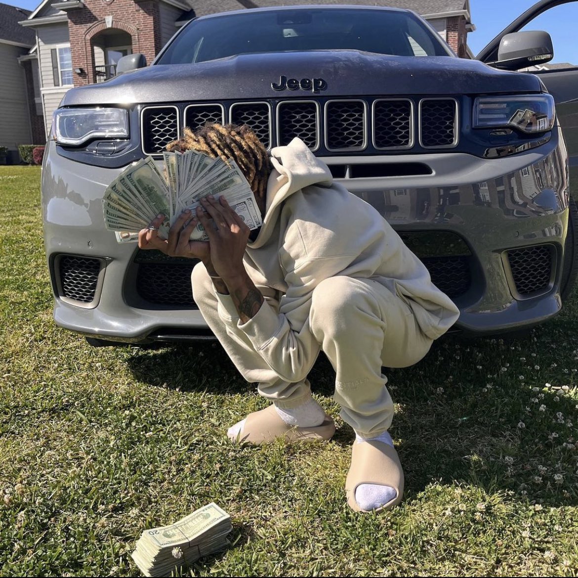Almighty_mt's tweet photo. Trackhawk jeep I been tearin up the streets in a brand new srt 🏎💨 https://t.co/Zgve39N44O