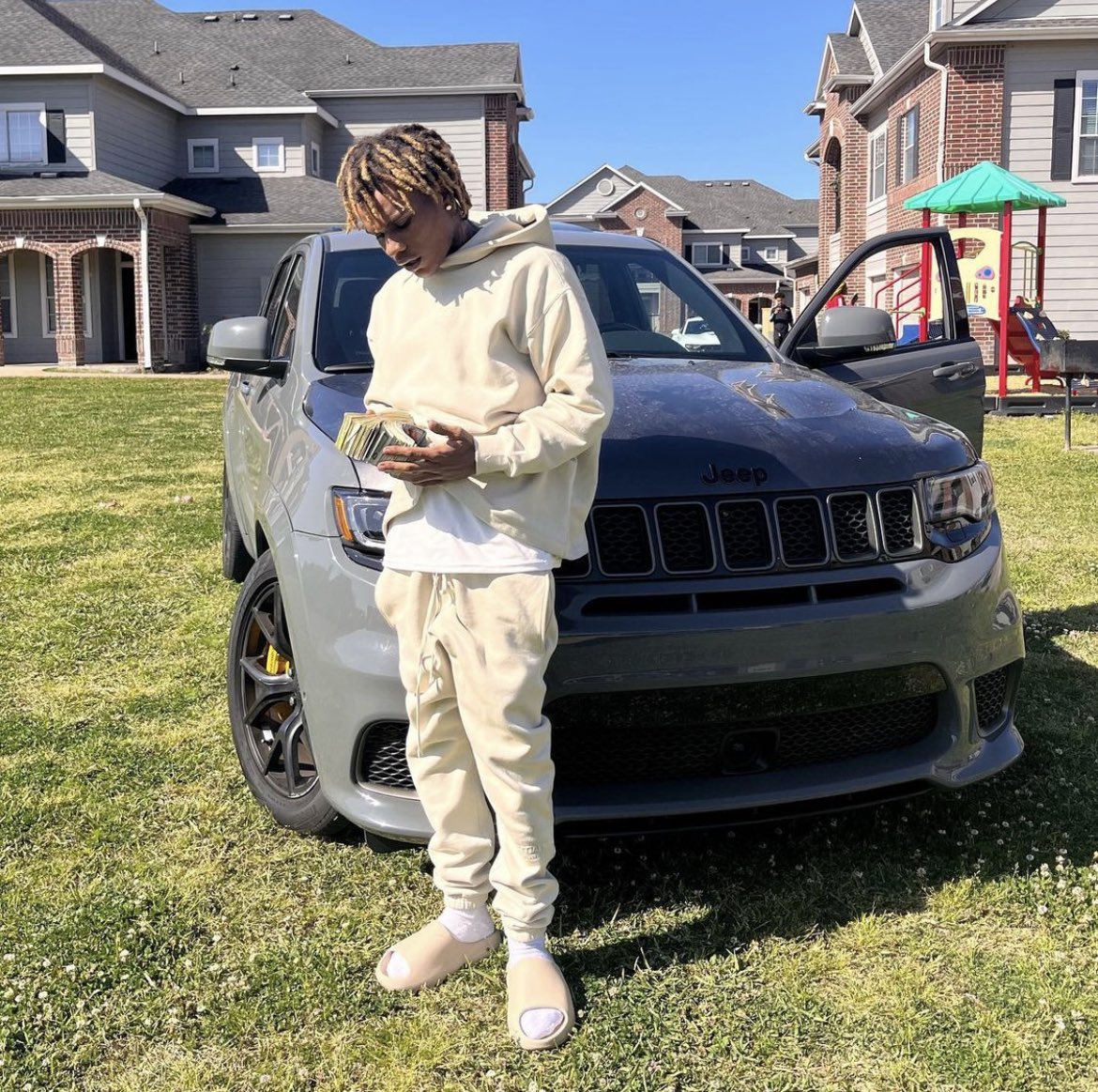 Almighty_mt's tweet photo. Trackhawk jeep I been tearin up the streets in a brand new srt 🏎💨 https://t.co/Zgve39N44O