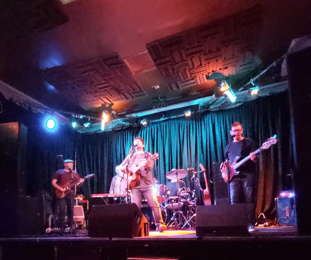 AnnieCricket's tweet photo. #Guildford #giglife #orbiteers https://t.co/Hk7j31lK0k