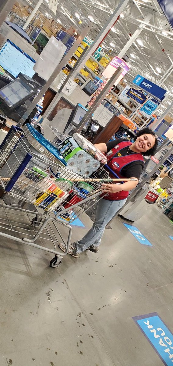 ChristinaRibaya's tweet photo. I see you Jamilet, selling the whole project to the customer and walking him up front to check out.. Great Customer Service
#projectselling
@BenitoKomadina
@MillsLowe @LauraG813R1 https://t.co/PeBO3JTBIM