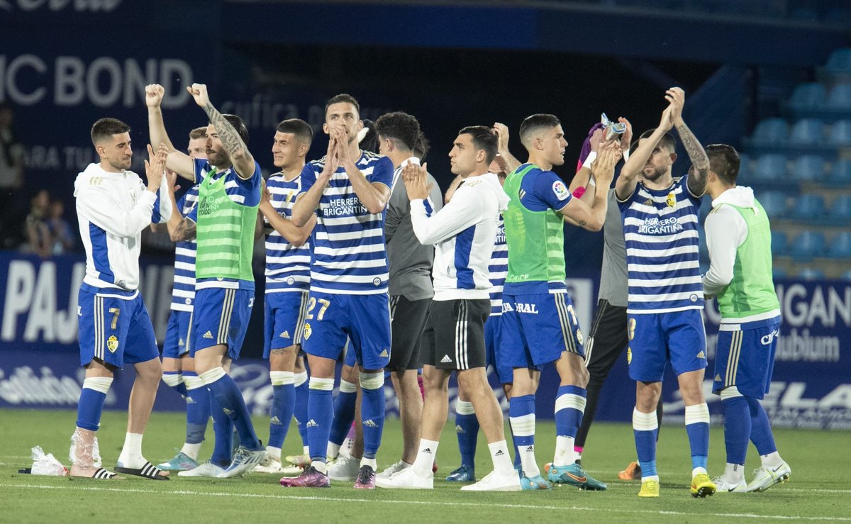 SDP_1922's tweet photo. Luchando juntos cualquier cosa es posible...
¡Felices sueños blanquiazules!💤🛌⚪️🔵
#PonferradinaBurgos
#Adelanteyarriba
#100AñosDeportiva https://t.co/tm2YtIi4w4