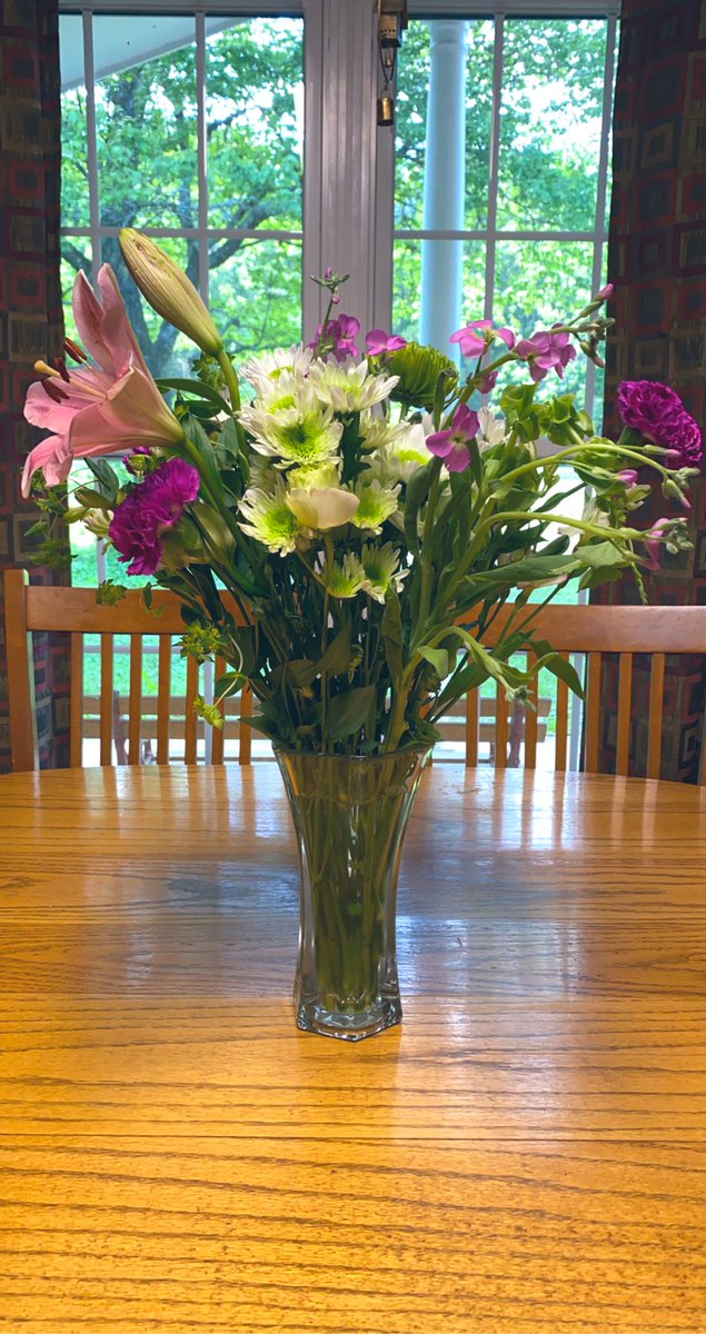 JeremyDpatton's tweet photo. Flowers for mama. #MothersDay2022 #home https://t.co/W1zcNR0ZgN