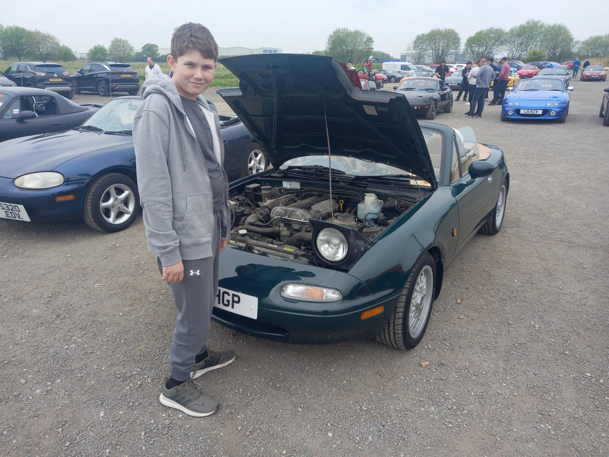 Harry, Leo and his Mum and Dad went to a Mazda MX5 meet, at the Motorist Cafe at Sherburn in Elmat. Meeting friends and people that know of Harry on Face Book. #MAZDA #cars #TeamHarry