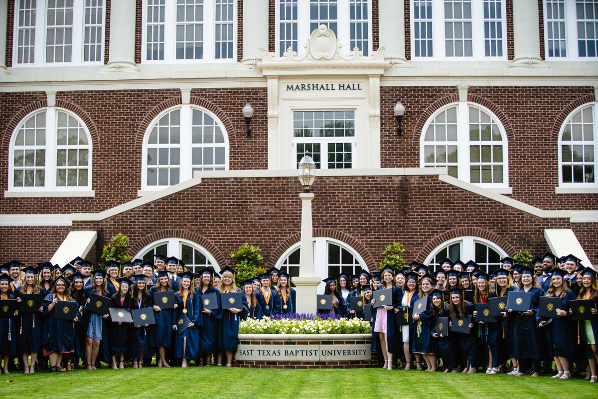 ETBU's tweet photo. Congratulations to the 208 Tiger graduates who walked across the stage and received their diplomas today! #TigersForever https://t.co/3a4tx4bToh