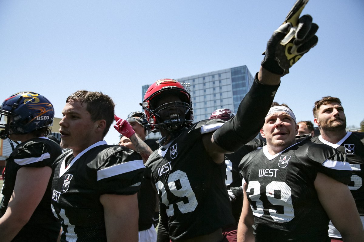 🏈 2022 U SPORTS East-West Bowl: Dueck Leads Team West to Fifth Consecutive Win   

🏈Dueck conduit l’Équipe de l’Ouest à un cinquième gain consécutif 

EN: bit.ly/3vTnnl3
FR: bit.ly/37pIVfL

#ChaseTheGlory | #ViserHaut