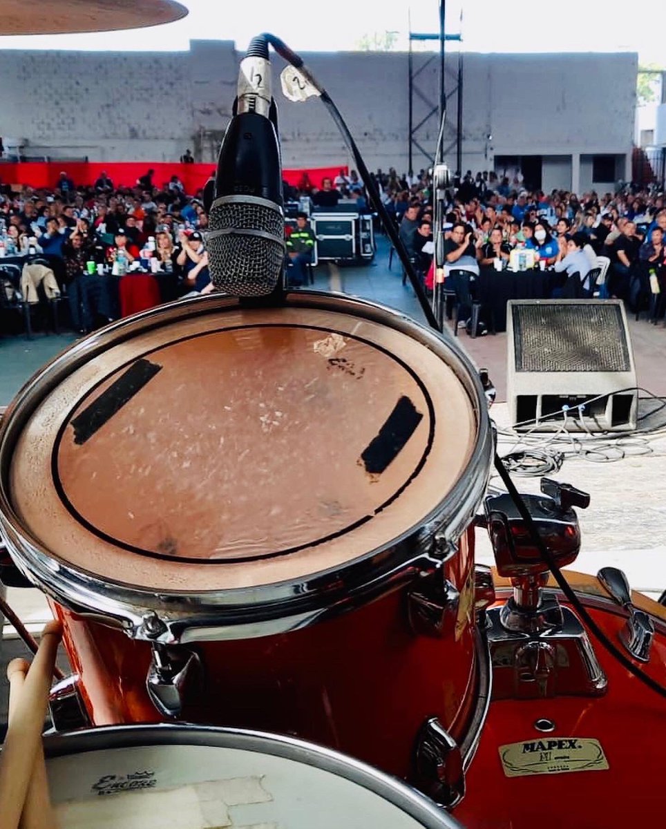 hernandorios's tweet photo. Show en el festival folclórico del SOEM Catamarca por el día del trabajador https://t.co/wFJqskClHs