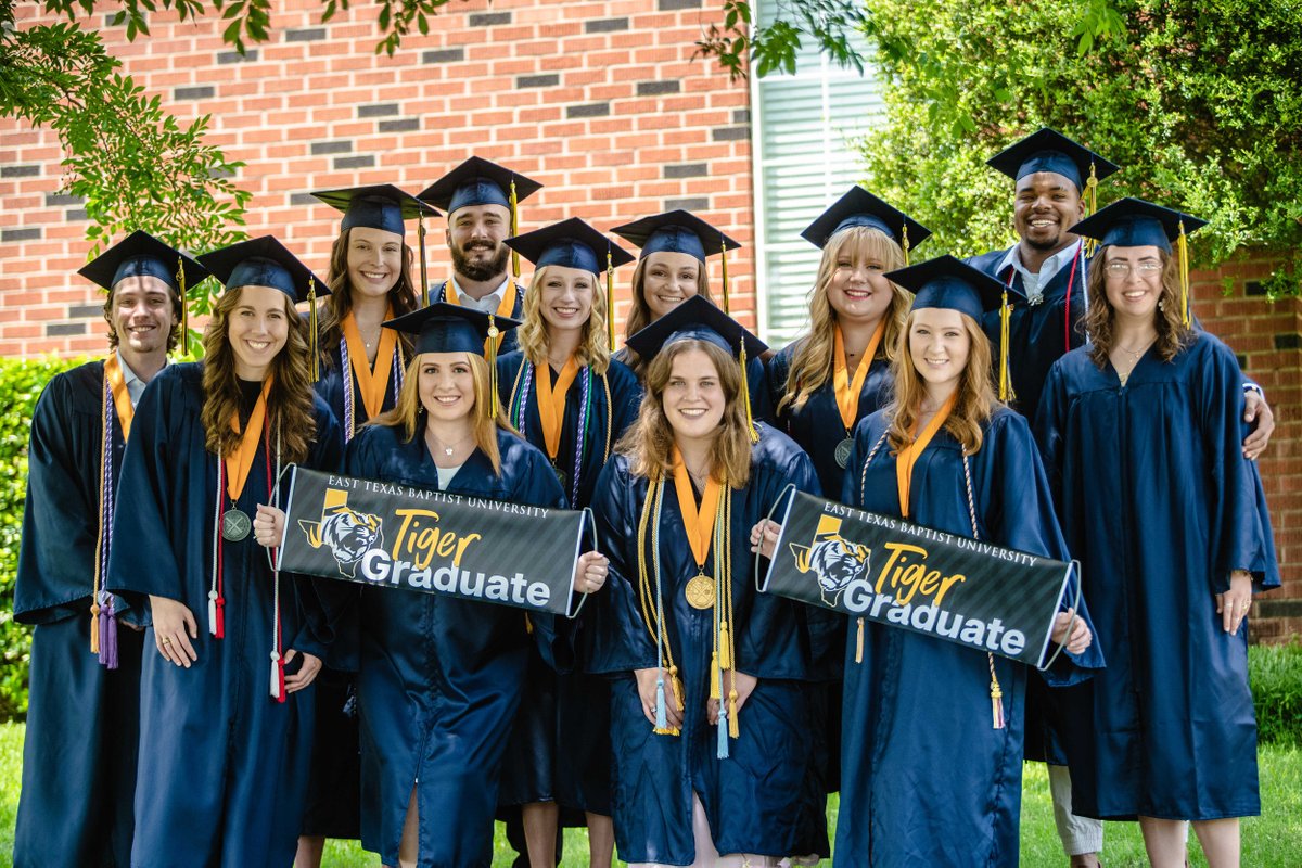 ETBU's tweet photo. Congratulations to the 208 Tiger graduates who walked across the stage and received their diplomas today! #TigersForever https://t.co/3a4tx4bToh