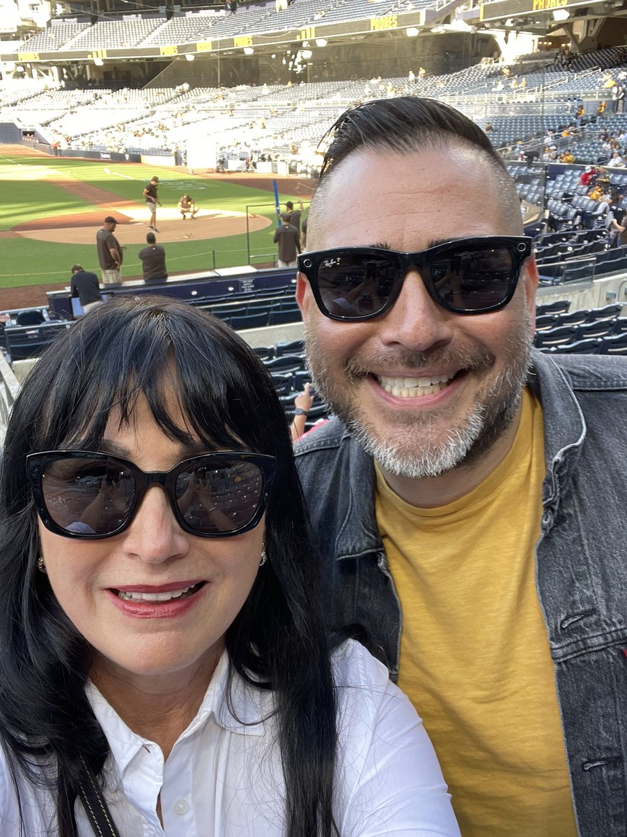 heykrisp's tweet photo. A day late, but Happy Birthday to me! #bedhead #sandiego #dadgamestrong #RayBanStories #newshades #dogwalk #dogdad #dad #daddy #beard #gay #selfie #gayselfie #gaylfie #padres #homebase #baseball #OutAtThePark https://t.co/8bFb4dmTT3