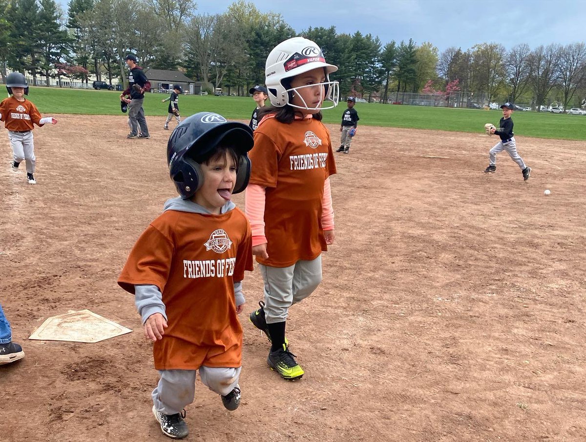 FriendsOfFeeney's tweet photo. We are proud to sponsor the  #FriendsOfFeeney #DiamondBacks of the #WHYBL  #InstructionalLeague! ⚾️🐍 
The team was very receptive to the #BeAGoodFriend pep talk “1. Always try your best on and off the baseball field. 2. Listen to your coaches, parents and teachers. 3. Be kind!” https://t.co/GXfgMZWecY