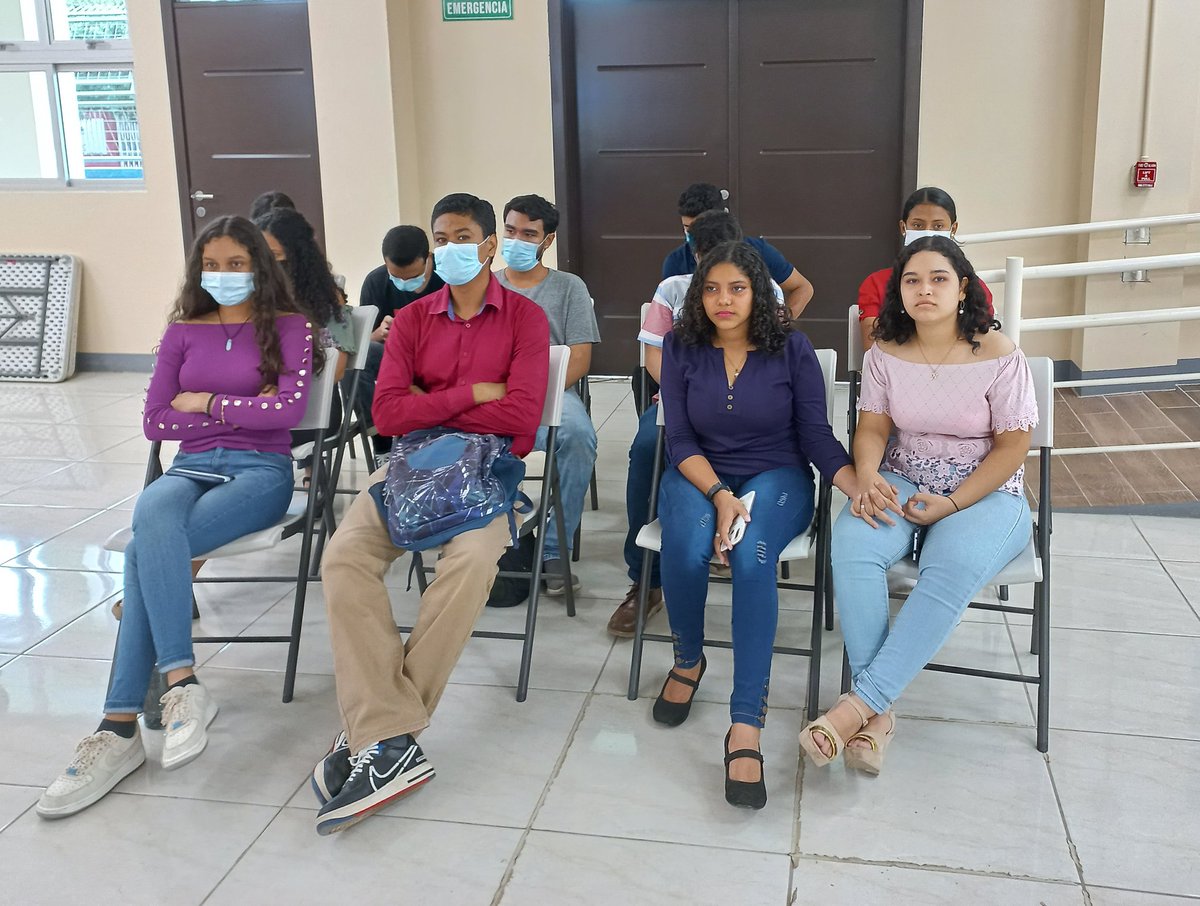 CentroTec_JDMR's tweet photo. 📍 Se realizan eliminatorias del Segundo Concurso de Canto y Deletreo 🎤🗣  en Inglés con estudiantes de los diferentes Técnicos y protagonista del curso de Inglés A1 y A2 del turno sabatino a nivel del Centro Tecnológico Juan de Dios Muñoz Reyes.
#SoyTecNicaragua https://t.co/2LU2gsxLfT