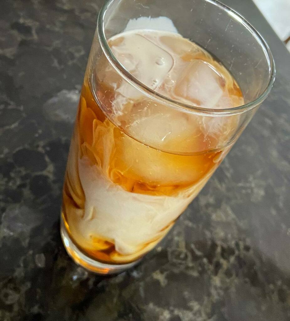 BorealisBoutiq's tweet image. On a lively Saturday, we’re enjoying a lovely cold brew coffee ! It’s been steeping since yesterday and is a nice coffee time treat! #coldbrews #javajavajava #saturdayvibes #chillvibes #makerstreat #brewcoffee #homecooking #handmadewithlove