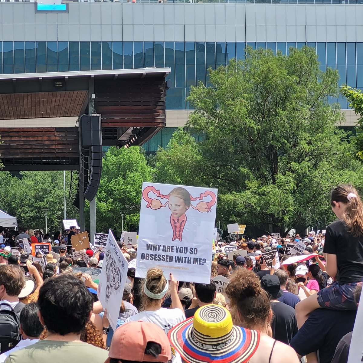 SavviSaysHey's tweet photo. From the rally this morning💋 #MyBodyMyBusiness #MyBodyMyChoice #RoeVsWade #ProRoe #CodifyNow #AbortionIsHealthcare https://t.co/0vmh3dmsDc