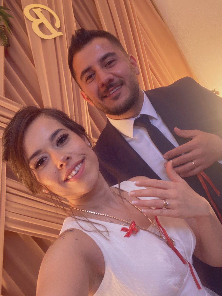 ysrbsra's tweet photo. Bir halı saha yaptık konu nerelere geldi 😇 https://t.co/NkMZNZVHxB