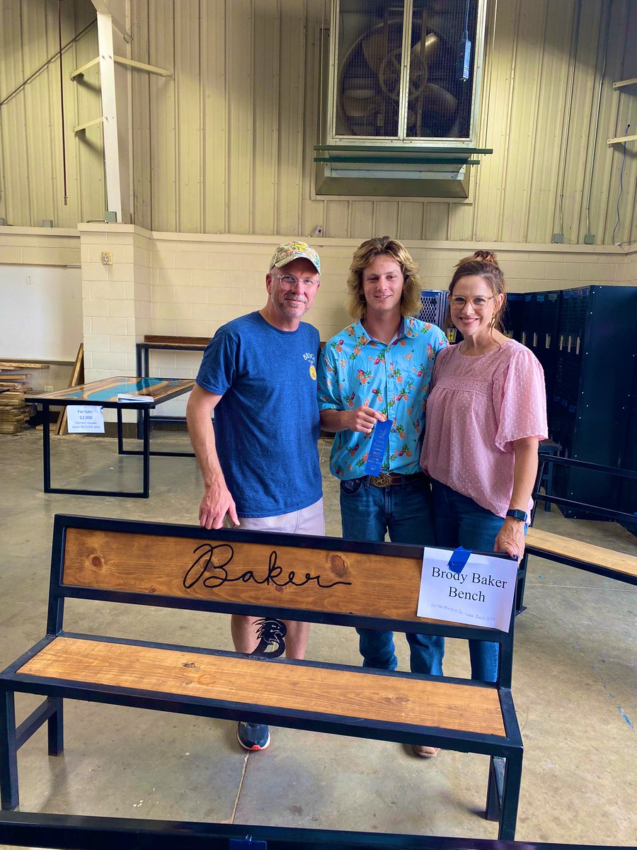 Brody9Baker's tweet photo. Had a fun time at @BrockFFA livestock show. Got to show my livestock and ag mechanic projects. Brought home some ribbons including first place for my bench. https://t.co/ig5vi77jE3