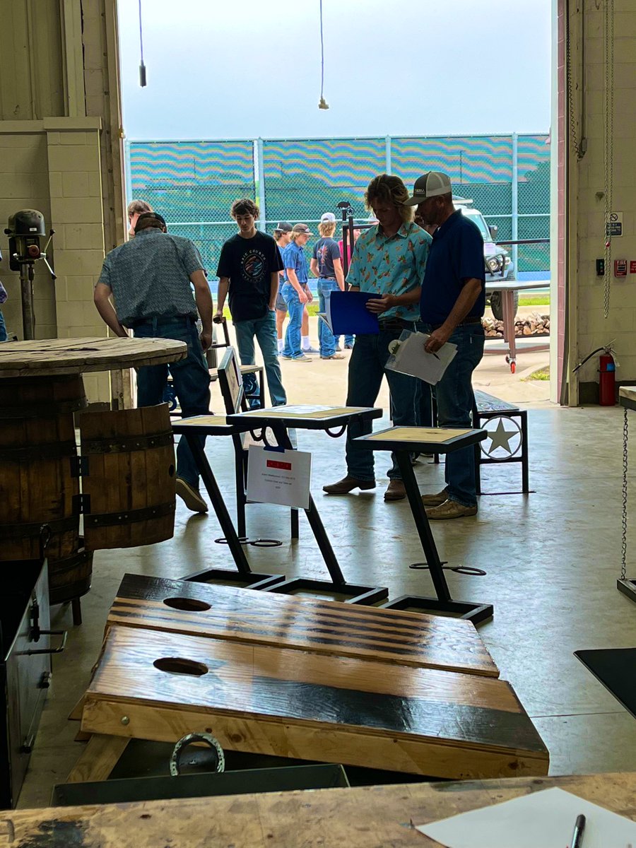 Brody9Baker's tweet photo. Had a fun time at @BrockFFA livestock show. Got to show my livestock and ag mechanic projects. Brought home some ribbons including first place for my bench. https://t.co/ig5vi77jE3