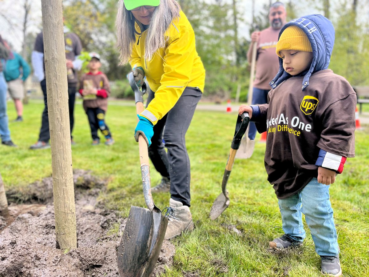 CityofSurrey's tweet photo. Mayor &amp; Council took part in Surrey’s 18th annual Arbor Day celebration today where 46 trees were planted at William Beagle Park. Today’s planting was made possible thanks to a Treemendous Communities grant from @TreeCanada, sponsored by @UPS. https://t.co/glzGBWA5FE