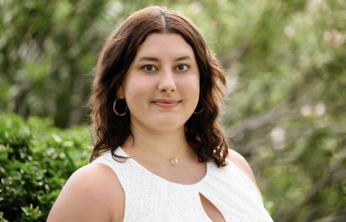 Congratulations, Raquel! ❤️💙 #2022AUgrad