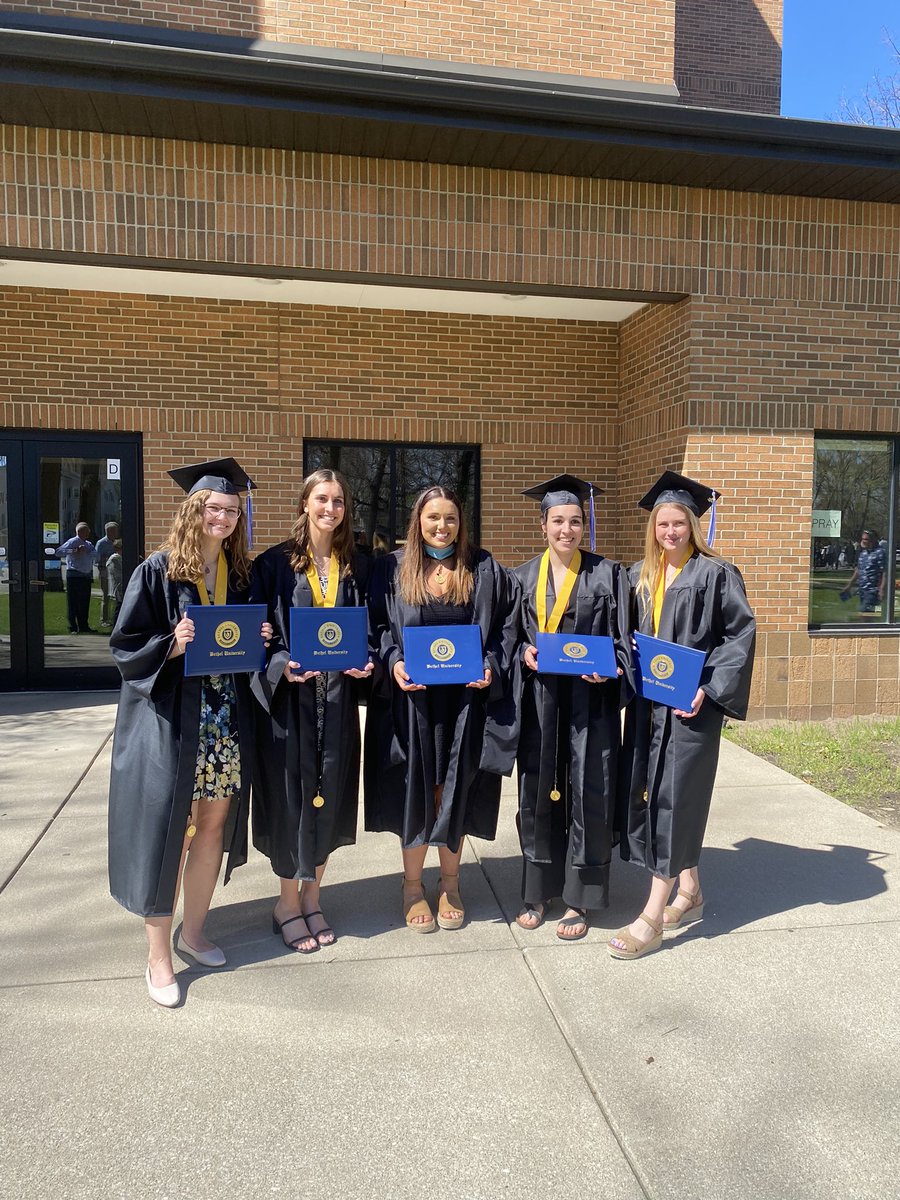BUPilotsWBB's tweet photo. What a BIG day for these young ladies! 🎓🎊🔵⚪️🏀

We are so proud to be apart of this chapter in your lives. You all deserve everything great in this world! 

“Goodbye, We Love You, Go Repair The World.” - Professor Chad Meister https://t.co/0PYosTl9yt