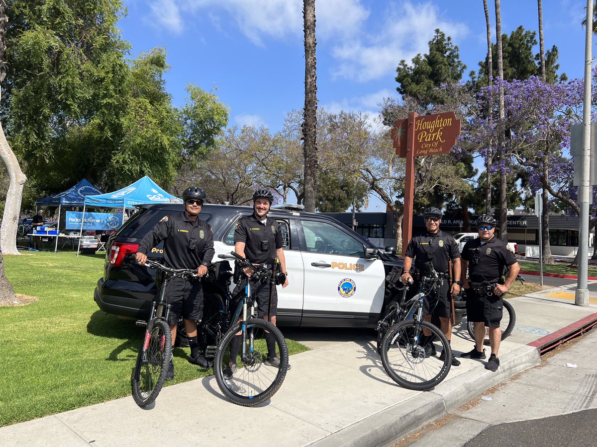 LBPDNorth's tweet photo. We’re here at Houghton Park until 2pm. Meet some of the North Bike Officers, bring your bike, get it inspected and ride with Officers for 1-2 miles. Come out and join us for some fun 🚲 👮🏼♂️ #LBPDCares #Bikewithacop #LBPDNorth #GoActiveLB https://t.co/TTQjUiHjvO
