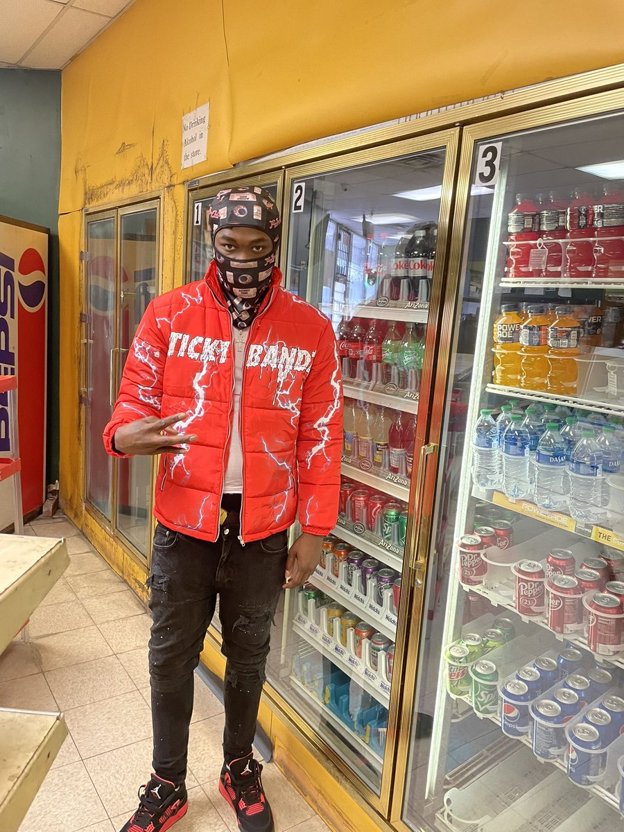 lilreggiewantin's tweet photo. 12 Come Take One More Of My Dawgs , Iโm Sue The Vet #FreeSticky โผ๏ธ https://t.co/4fHQwAXqQQ