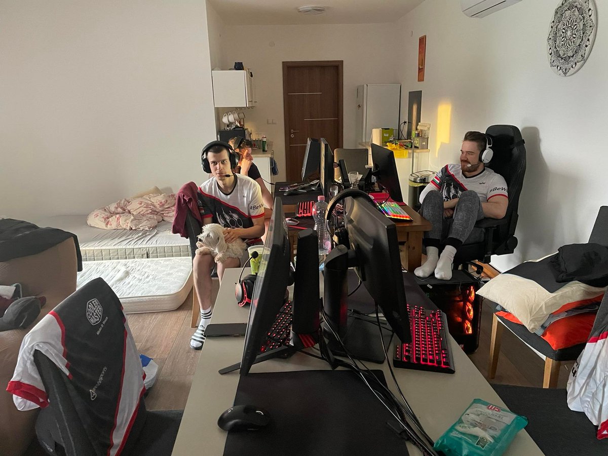 Yesterday we threw the match from 4-2 to 4-7 against <a href="/esport_bee/">Békéscsabai E-sport Egyesület</a>. 
We are so much better this and we are trying our best to prove it. Playing <a href="/HungarianEsport/">Hungarian National Esports Championship</a> against #ToxicBabes:
twitch.tv/Rainbow6HU

#BeWiLD #HUN #MNEBS4 <a href="/CoolerMaster/">Cooler Master</a> <a href="/Dombai_Europe/">Dombai Sports Europe</a> #R6S #Rainbow6Siege #BC