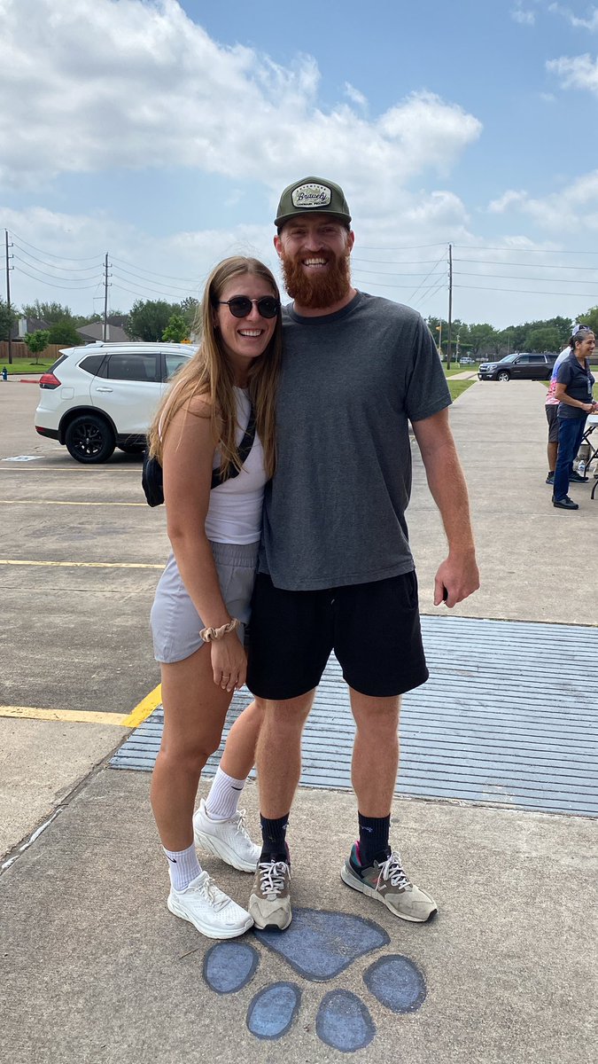 Thank you Coach Kidd <a href="/QBAlphaKidd/">Jeff Kidd</a> for coming out to support <a href="/MDJHBAND/">MDJH Panther Band</a> ! <a href="/MDJH_Panthers/">McDonald Junior High School</a>