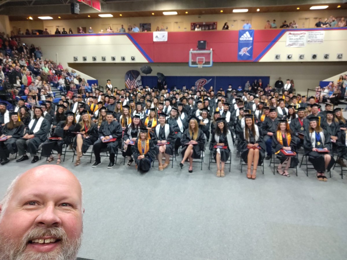 ChrisLWhaley's tweet photo. Commencement #2 @RoaneState #AccessAndSuccess https://t.co/tLnPRGlyno