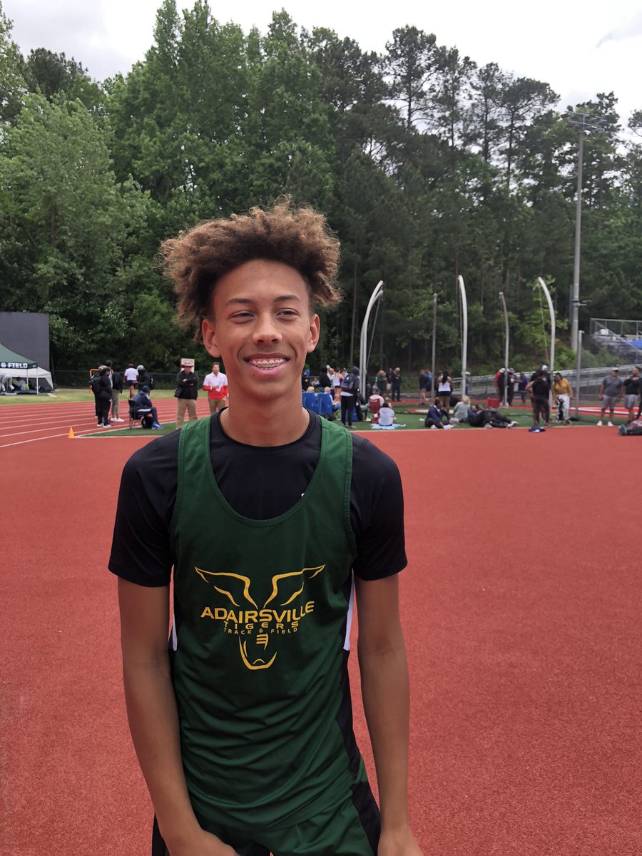 Tre Winters becomes our first State qualifier of the day. Has qualified in the high jump.