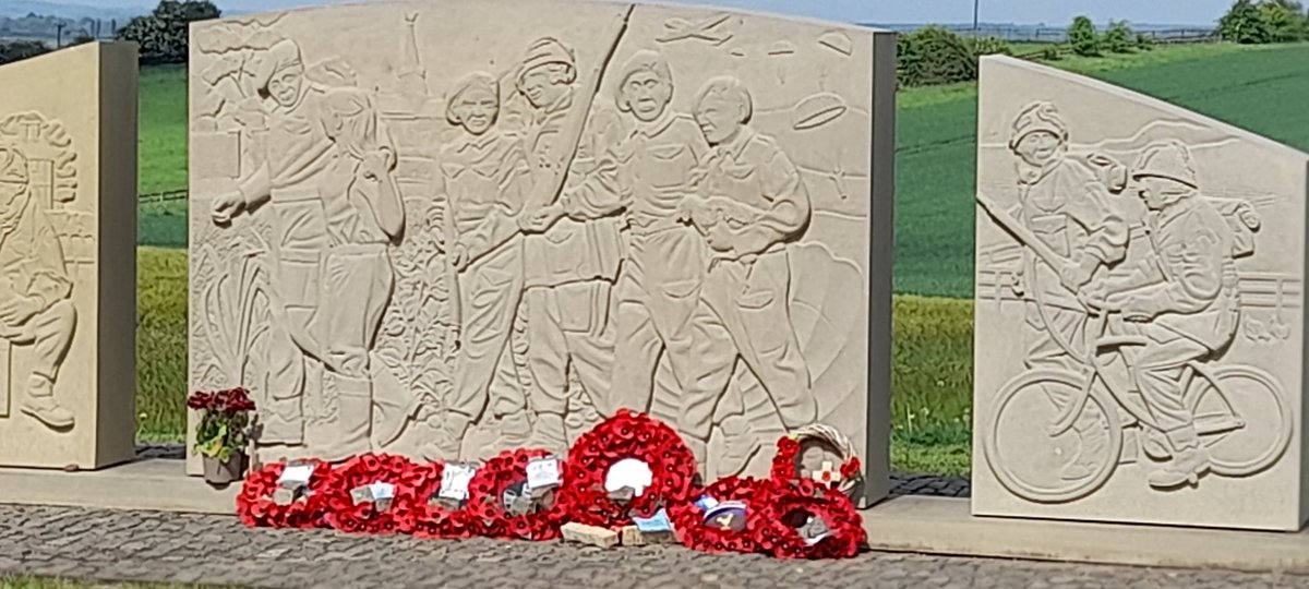 SimonMassey123's tweet photo. A big thank you goes to @FareBrian who is the organiser of @MeltonMilHist who recommended I visit The Tenth Parachute Battalion's Trail in High Leicestershire. 
Just 36 of the 582 men returned to Leicestershire after they were decimated in OP Market Garden. https://t.co/3Xp2vMjTXk