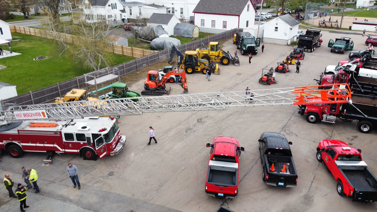 WBFD1910's tweet photo. Ladder 1 at today’s #westbridgewater DPW’s touch a truck event. https://t.co/A7us7RlQke