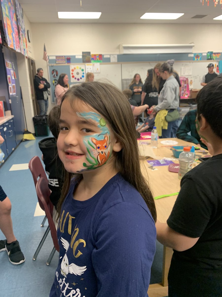 Rain or shine, May Day is awesome! ⁦<a href="/HayshirePOWER/">Barb Snare</a>⁩