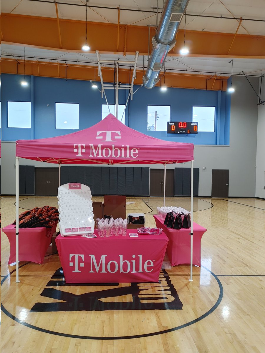 dennison_derek's tweet photo. Set up and ready to go!! @DerrickSeay1. @TraceyNielsen99 @EdgarArsenal541 https://t.co/unuZyhxy7X