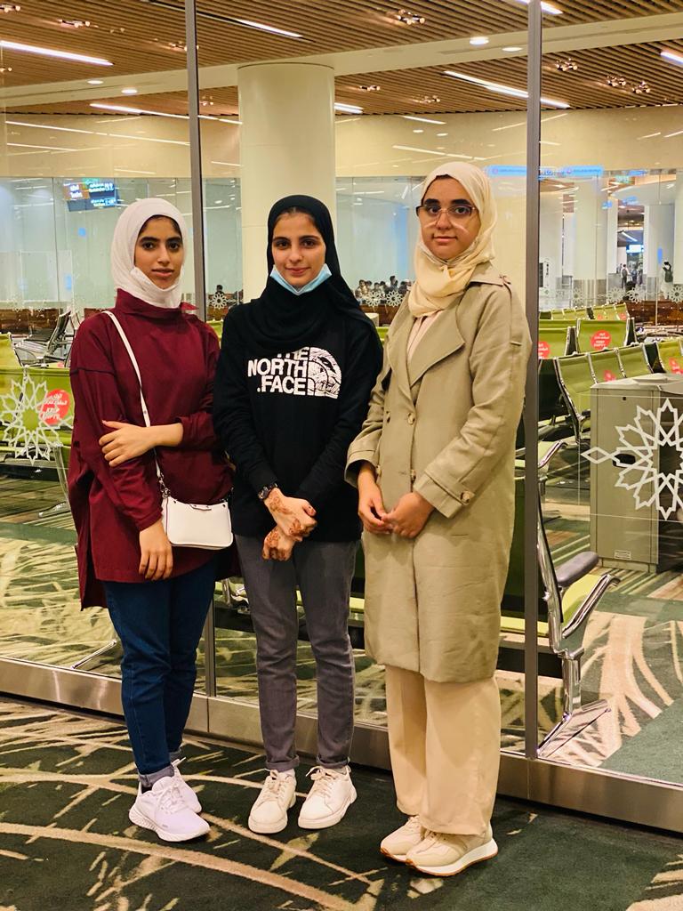 وصول فريق الإبتكار العلمي برستاق العطاء إلى الولايات المتحدة الأمريكية للمشاركة بالآيسف والذي ستشارك فيه المبدعتين دعاء الهاشمية ونعم الحراصية بإشراف الأستاذة المتألقة ذكرى الحراصية نسأل الله لهن التوفيق.
#مدرسة_الرستاق 
#فعاليات_تعليمية_جنوب_الباطنة