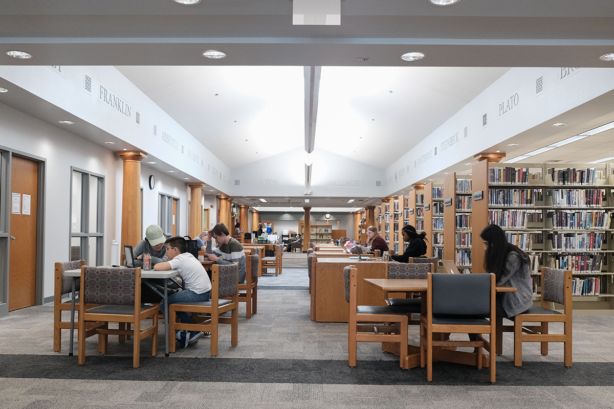 LibraryJournal's tweet photo. Indiana: Carmel, Westfield Expand, Build New #Libraries as Demands for Services Change (via @IBJnews) https://t.co/4bZpHeTgWz #newlibraries #publiclibraries https://t.co/0hCXTd4BDL